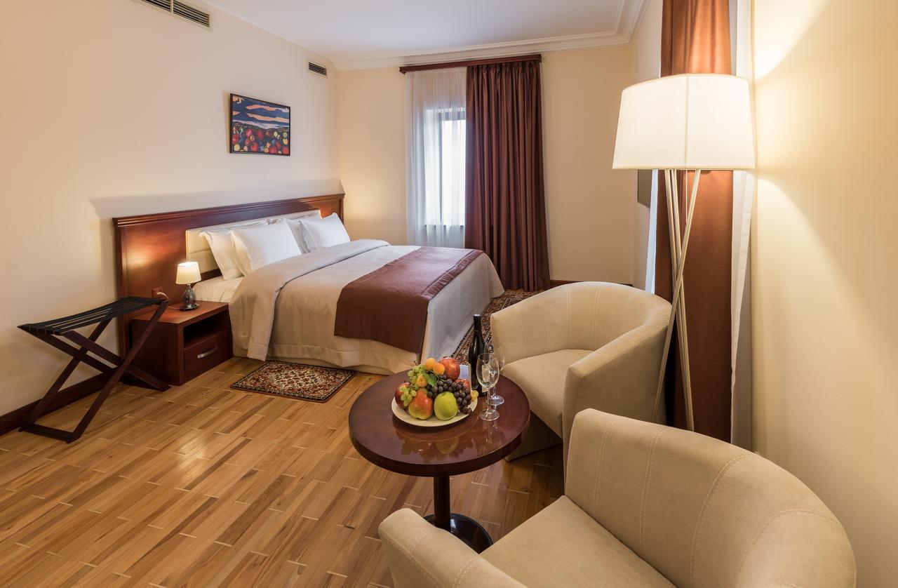Areve Residence Boutique Hotel เยเรวาน ภายนอก รูปภาพ