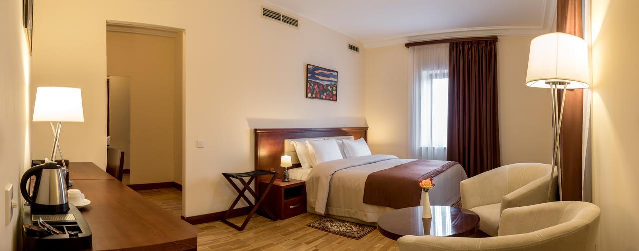 Areve Residence Boutique Hotel เยเรวาน ภายนอก รูปภาพ